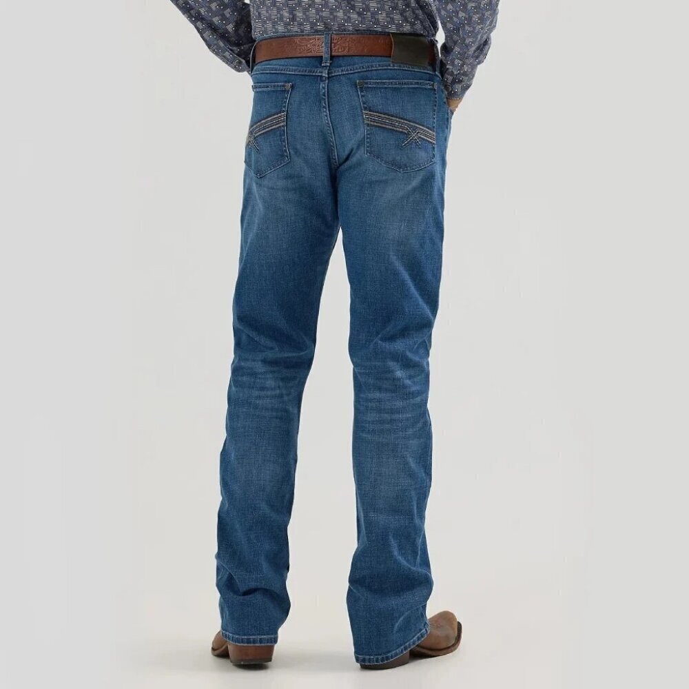 Wrangler 20X Men's Beckner Vintage 42 Slim Bootcut Jeans 112358241